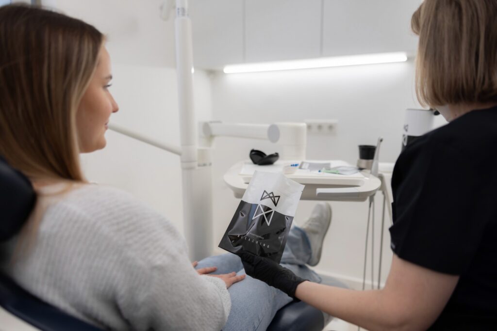 Vergleich Veneers und professionelles Bleaching
